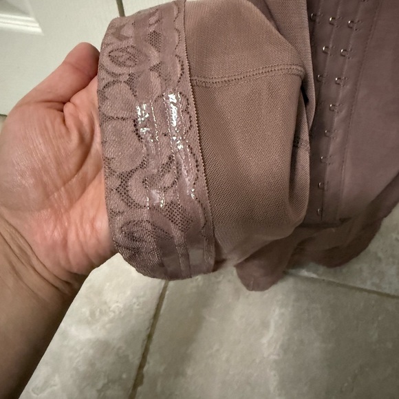 Women’s shape wear tummy control suit - Picture 3 of 8